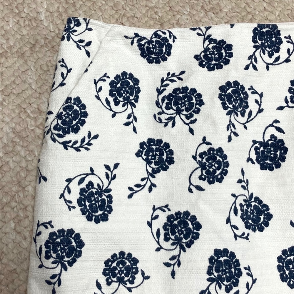 LOFT Floral Navy Blue and White Pencil Skirt - Picture 2 of 8